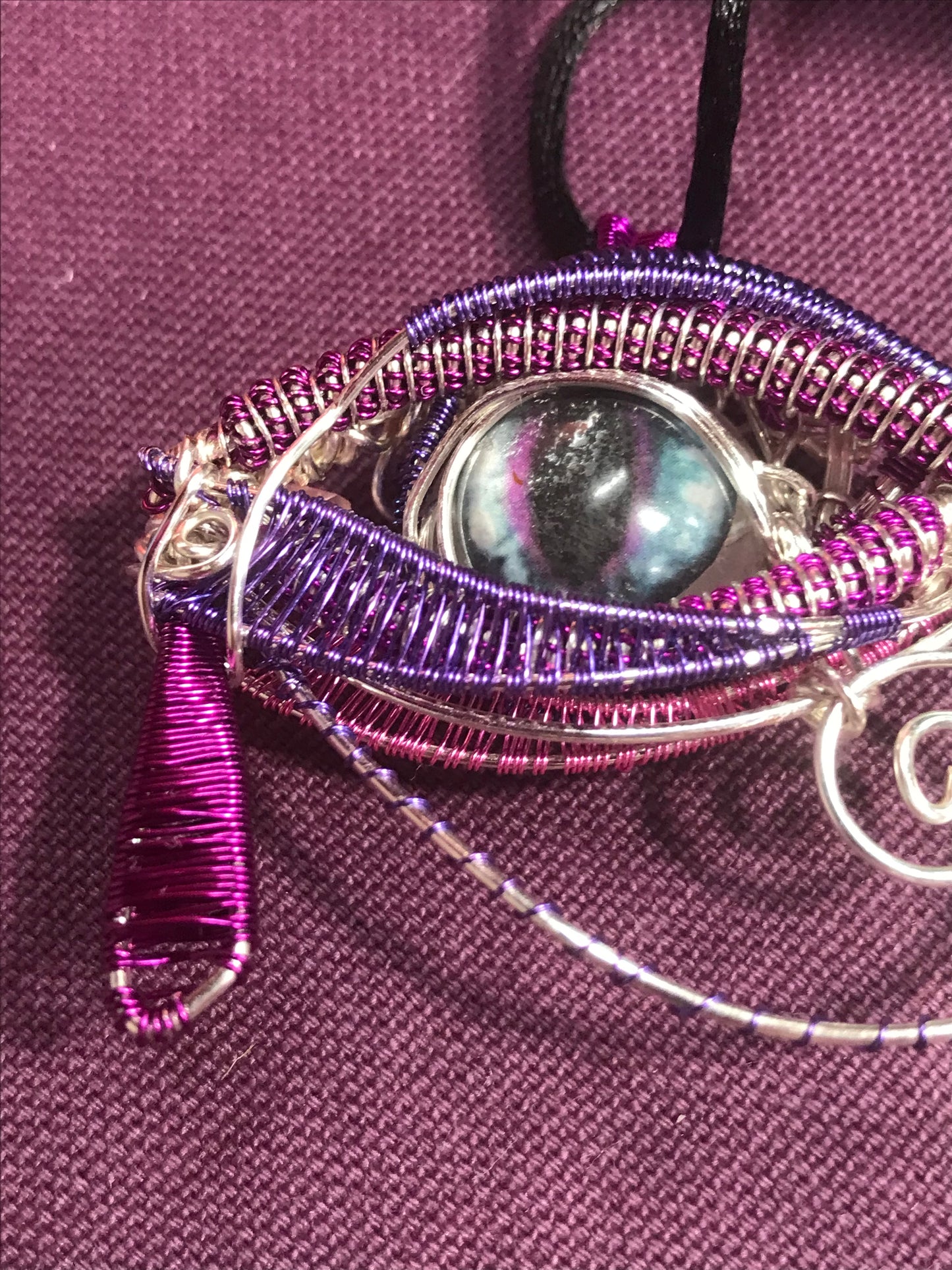 All seeing eye of unconditional Love, completion & new beginnings