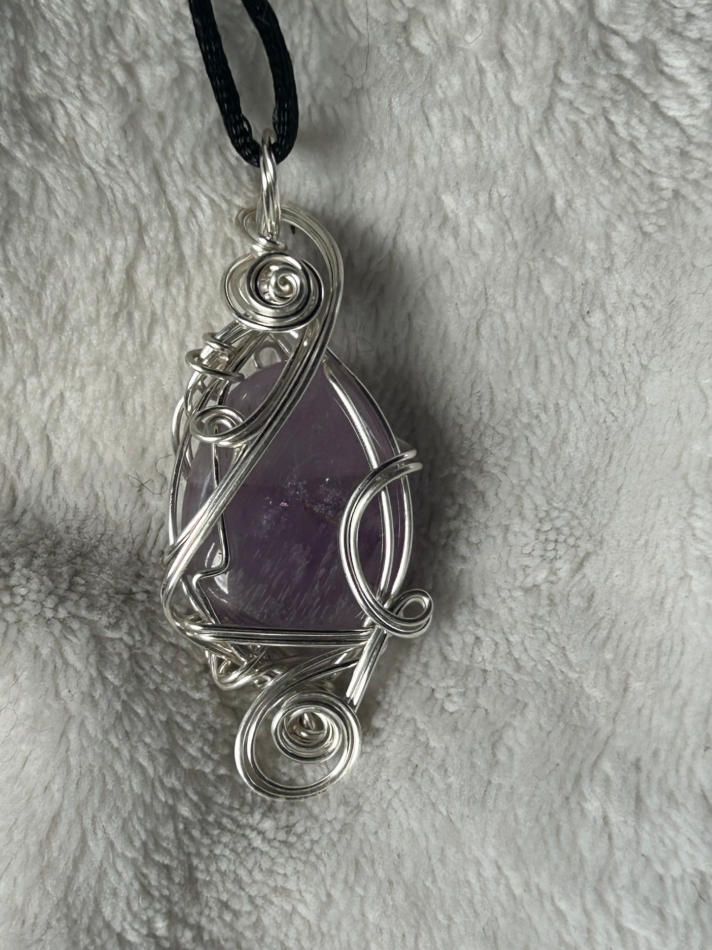 Amethyst necklace pendant for connecting you into your hire self 