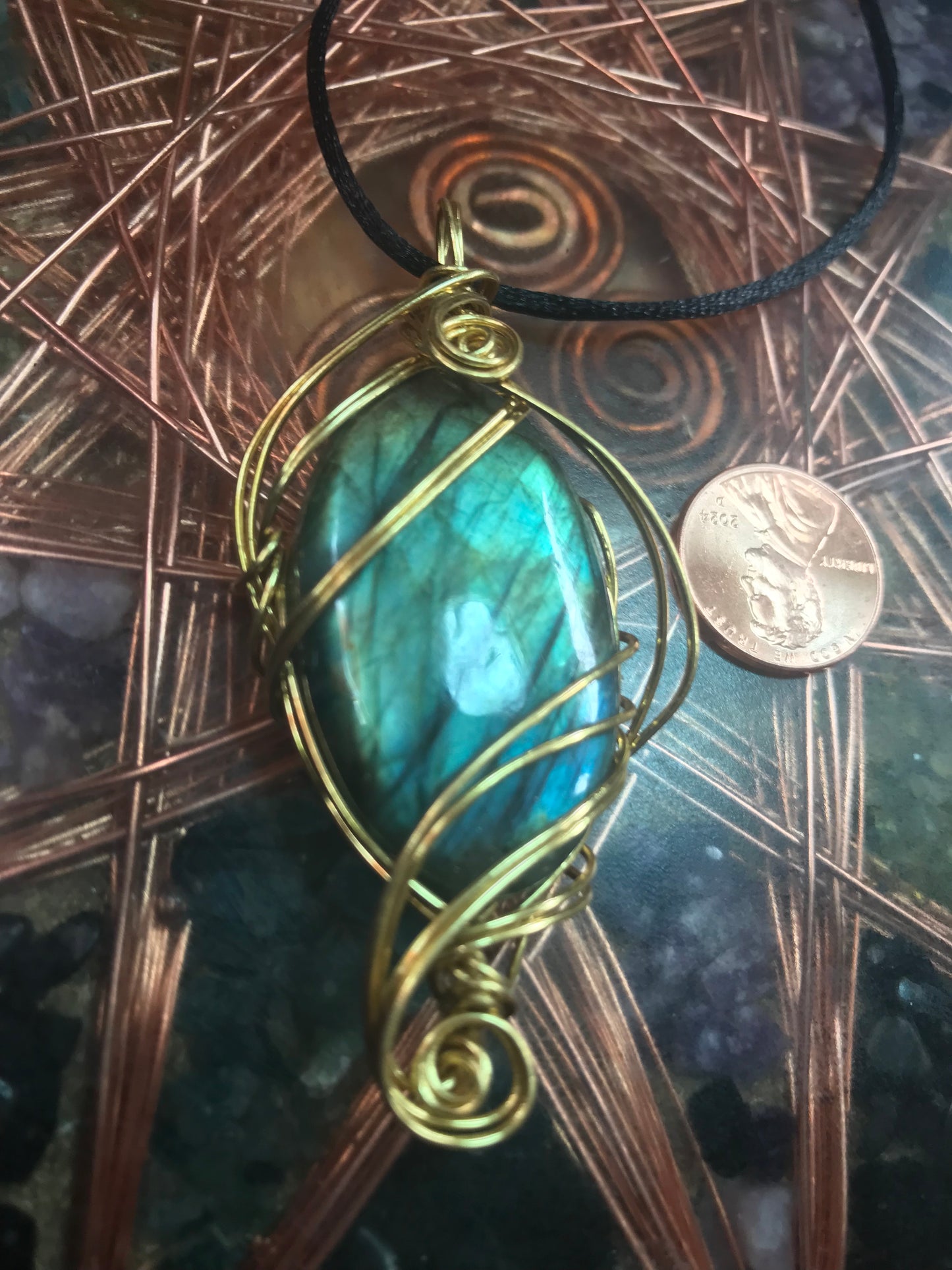Intuition labradorite pendant