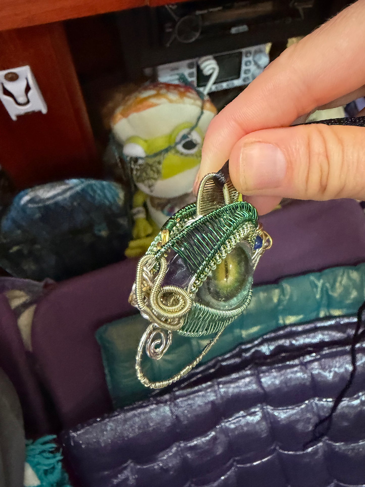 All seeing eye of frog