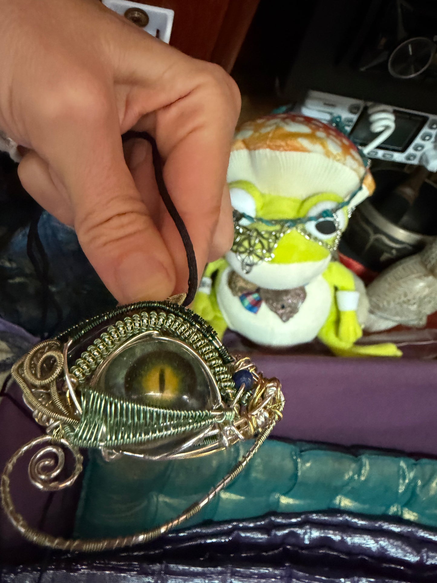All seeing eye of frog