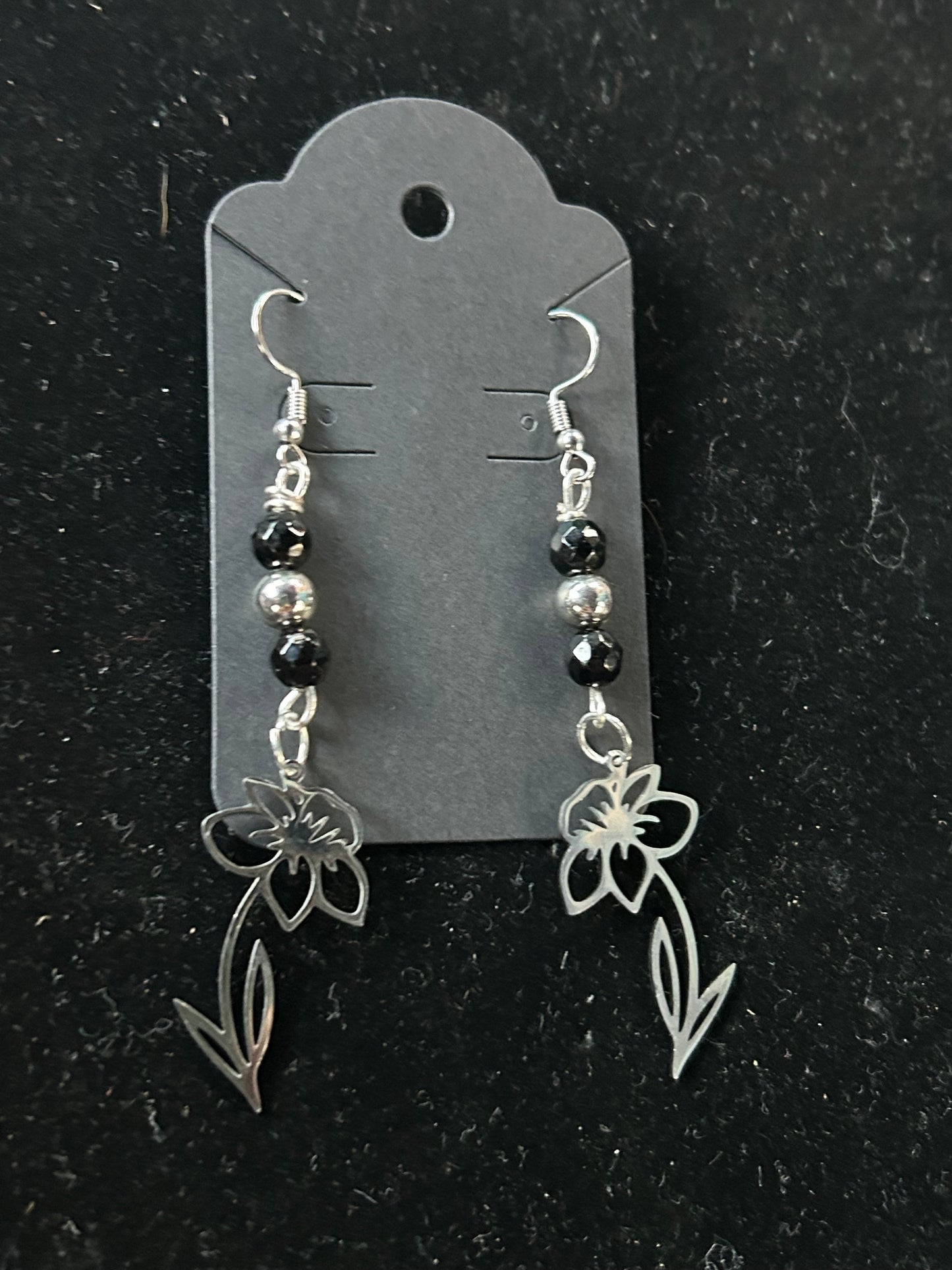 Metal flower earrings ￼