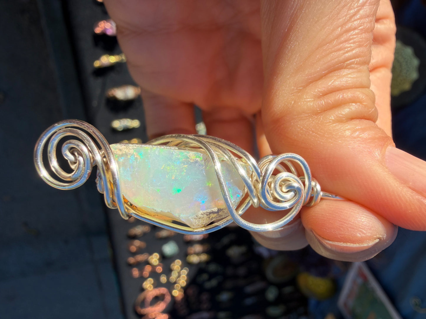 The Light that lives without : Ethiopian opal