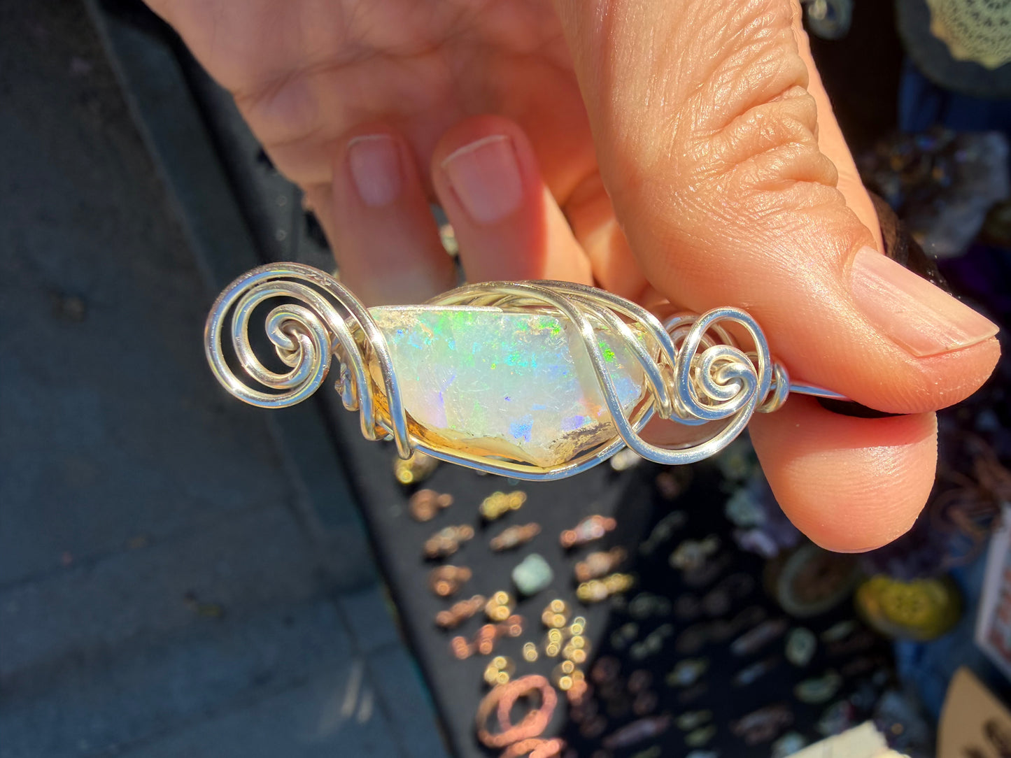 The Light that lives without : Ethiopian opal