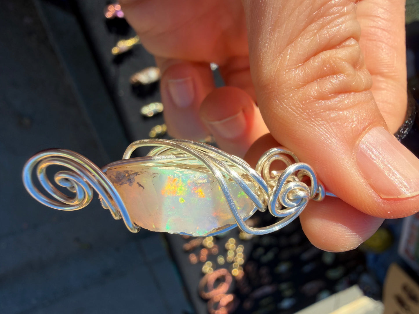 The Light that lives without : Ethiopian opal