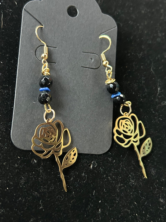 Metal rose earrings ￼