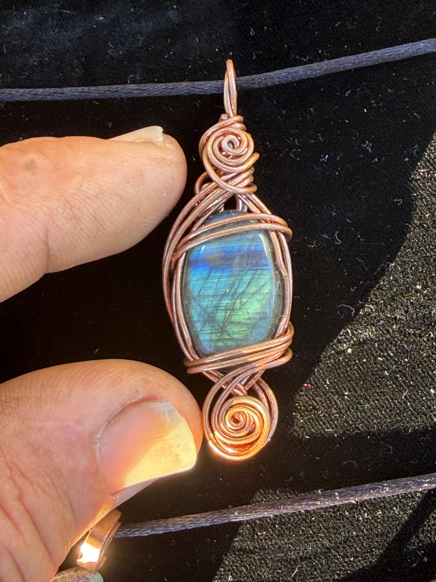 Labradorrights pendant ￼ aurora borealis style ￼