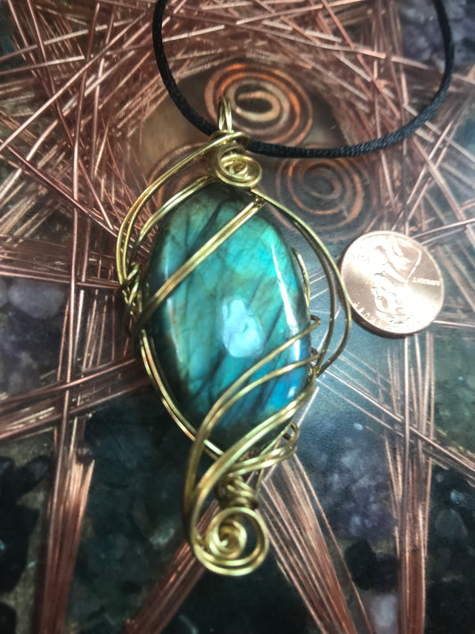 Intuition labradorite pendant