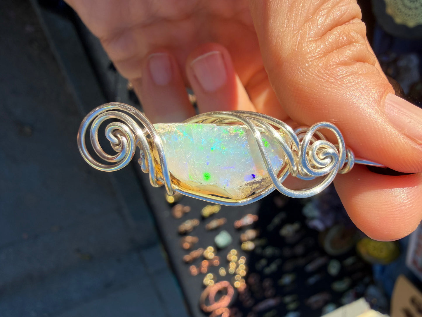 The Light that lives without : Ethiopian opal