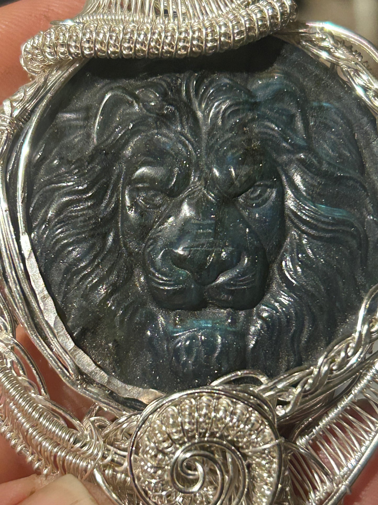 Lion of truth labradorite stone