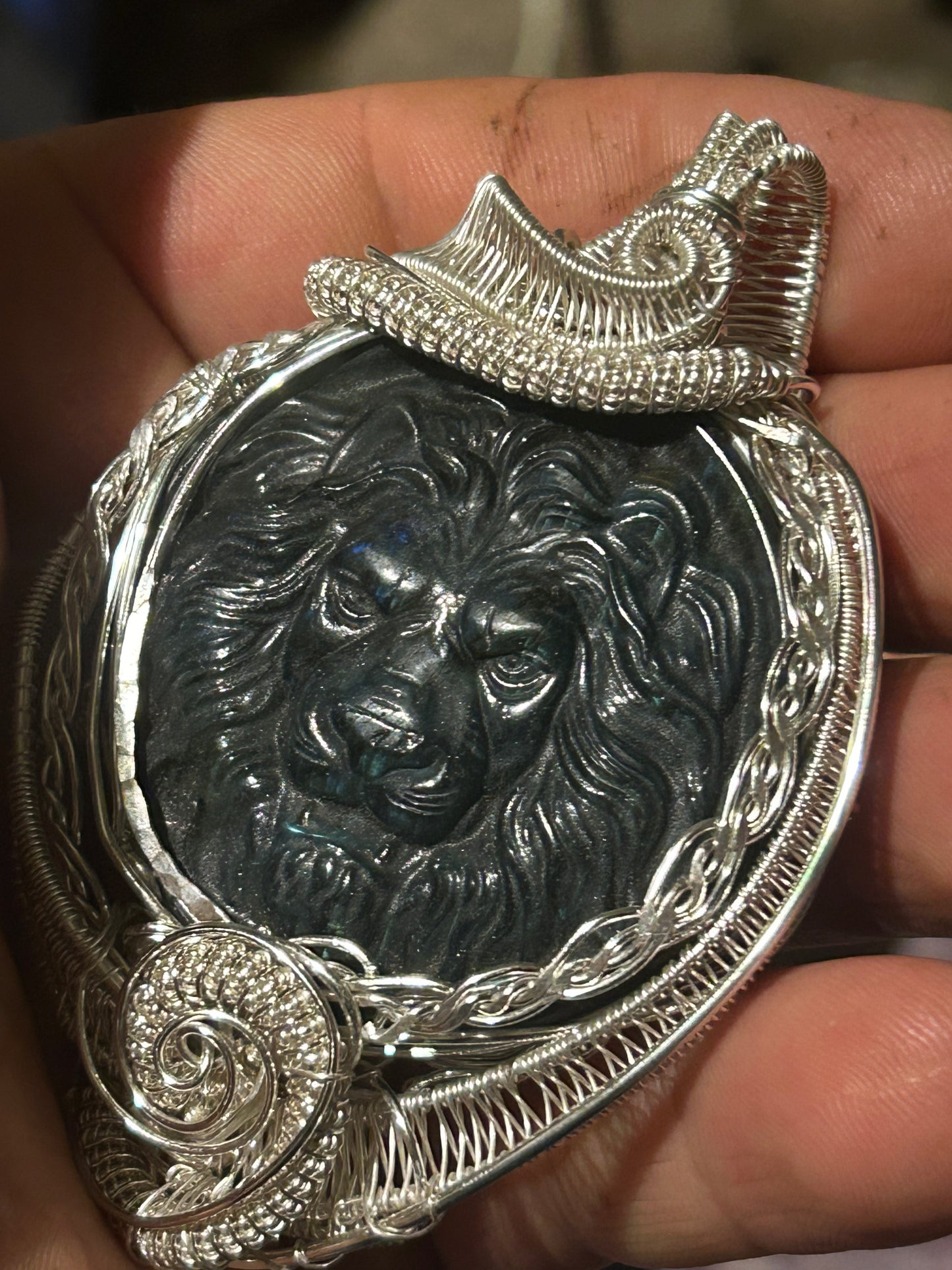 Lion of truth labradorite stone